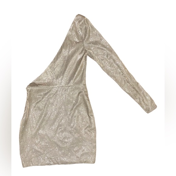 Meshki Lilliana Textured Metallic One Shoulder Peekaboo Mini Dress - Picture 4 of 5